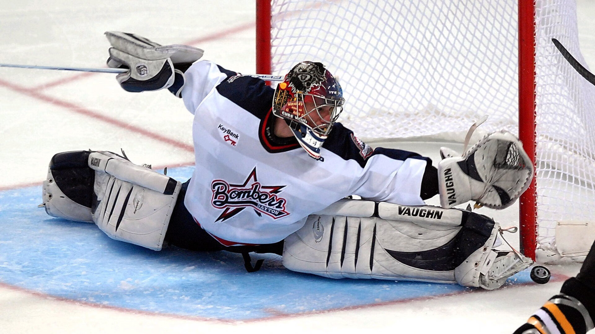 赛道上的血脉压制，红牛车队碾压二队，阿隆索惊艳四座